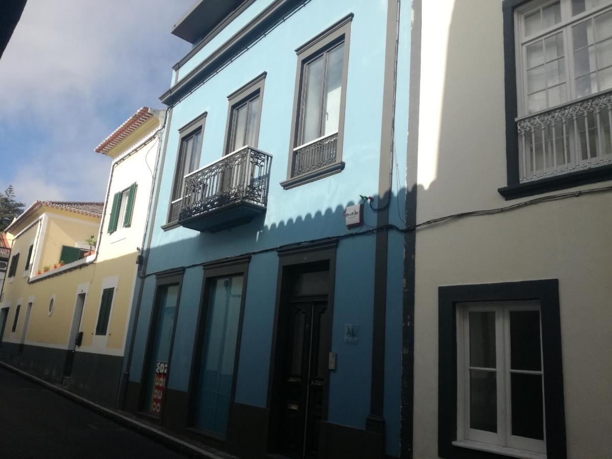 Apartment Marketplace 1 *